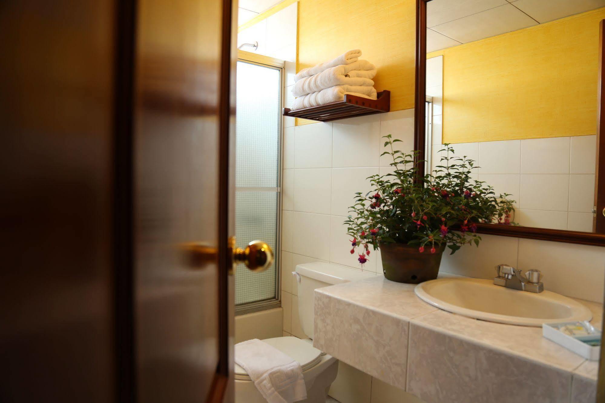 Hotel Residencia Del Sol Guatemala-Stad Buitenkant foto